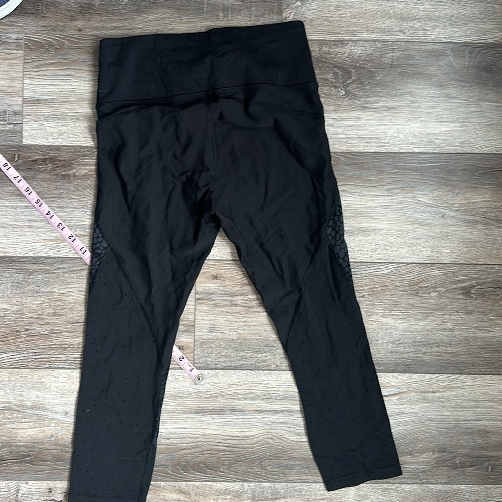 Athleta leggings size Small animal print capris athletic wear - Picture 8 of 8